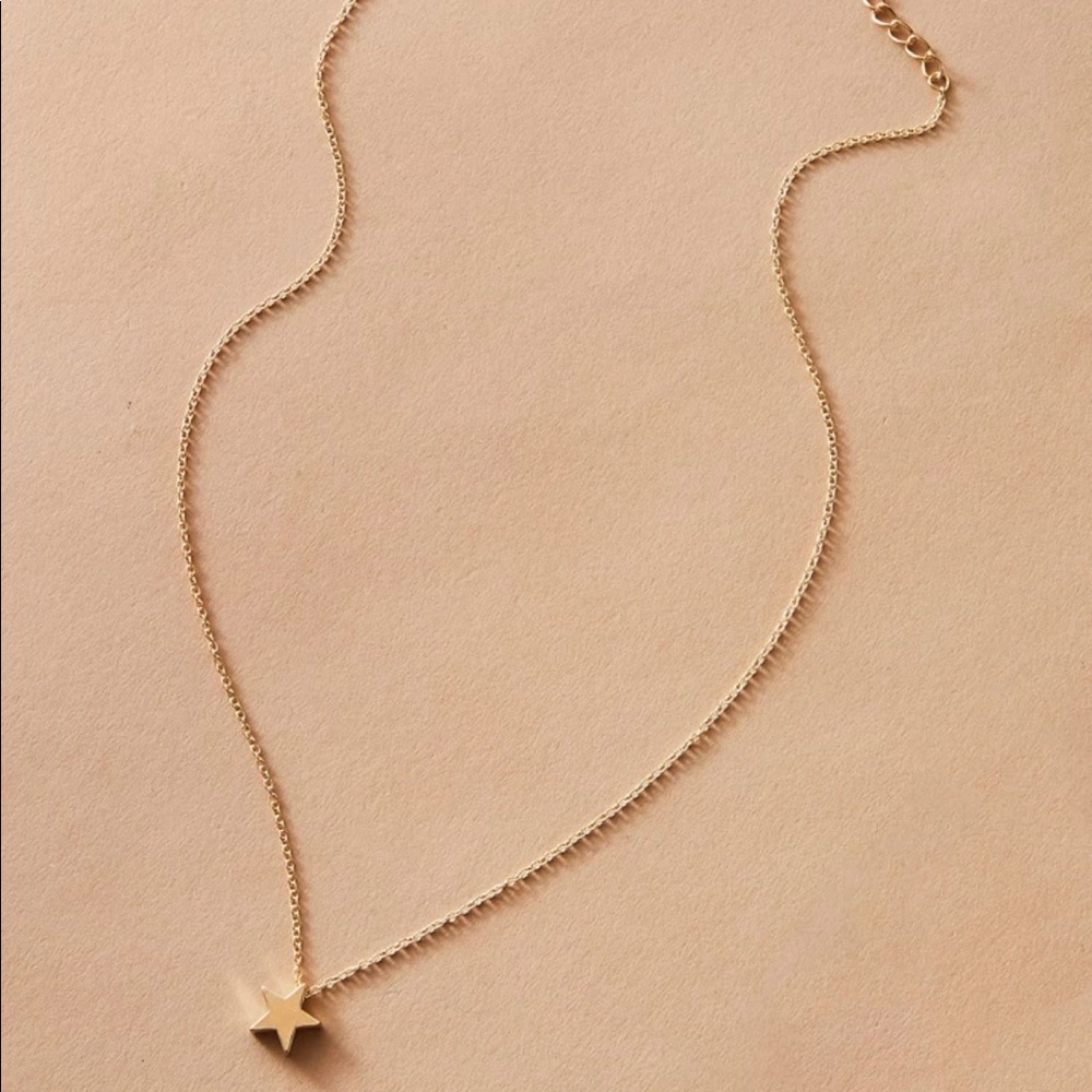 ✨2/$25✨Star Pendant Necklace✨ - Picture 2 of 4